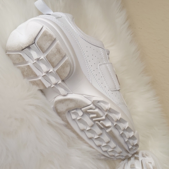 Fila Women's Disruptor II Aplique Sneakers - Picture 4 of 9